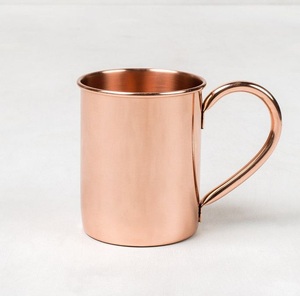 Mug en cuivre moderne de qualité supérieure avec finition lisse et poignée dorée pour la cuisine et la salle à manger à la maison - Product Image 3