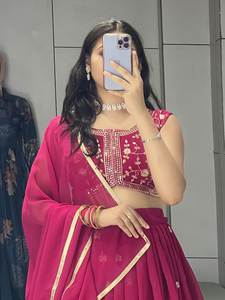 Élégant traditionnel reine rose couleur lourde Gorgette Lehenga broderie séquence travail nouveau concepteur lourd porter pour mariage - Product Image 2