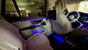 Magnifique SUV Mercedes-Benz EQS 580 4Matic 2023, transmission automatique, V8 - Product Image 2