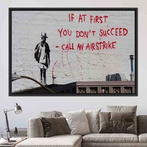 Póster Impreso en Lienzo con Arte de Graffiti Moderno de Banksy, 3P: Marco Negro - Product Image 1