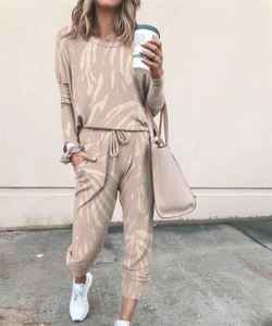 Conjuntos de ropa deportiva informal de 2 piezas para mujer Otoño Invierno Nuevas sudaderas con capucha Tops y pantalones personalizables Tallas grandes amigables - Product Image 4