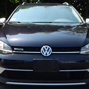 Volkswagen Golf Alltrack SE 2019 d'occasion, boîte manuelle 6 vitesses, turbo 4 cylindres, transmission intégrale, non modifiée - Product Image 1