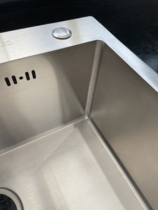 Évier de cuisine carré en acier inoxydable fait main à prix avantageux, SS201/304, bonne qualité, fabriqué au Vietnam - Product Image 5