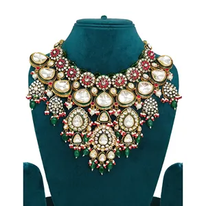 Ensemble de collier de mariée Polki Kundan vert avec bijoux fins en cuivre plaqué or pour mariage, orné de zircon et de plaqué or - Product Image 3