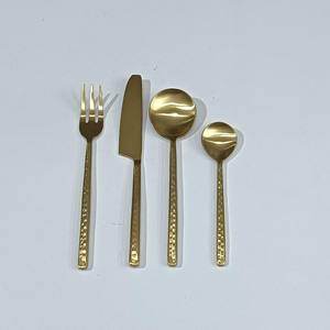 Juego de Cubiertos de Latón con Diseño de Piña y Logotipo Personalizado, con Mango Acanalado Dorado, Incluye Cuchara, Tenedor y Cuchillo - Product Image 5