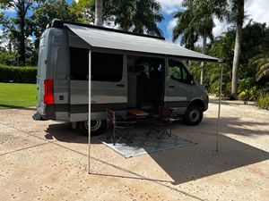 Mercedes-Benz Sprinter 2500 4x4 2022, Gasolina, Bajo Kilometraje - Product Image 6