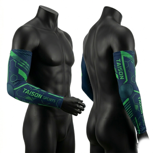 Manguitos de fútbol para hombre, tela premium de poliéster y spandex GSM, transpirable, con paneles que absorben la humedad, diseño con logo sublimado personalizado - Product Image 2