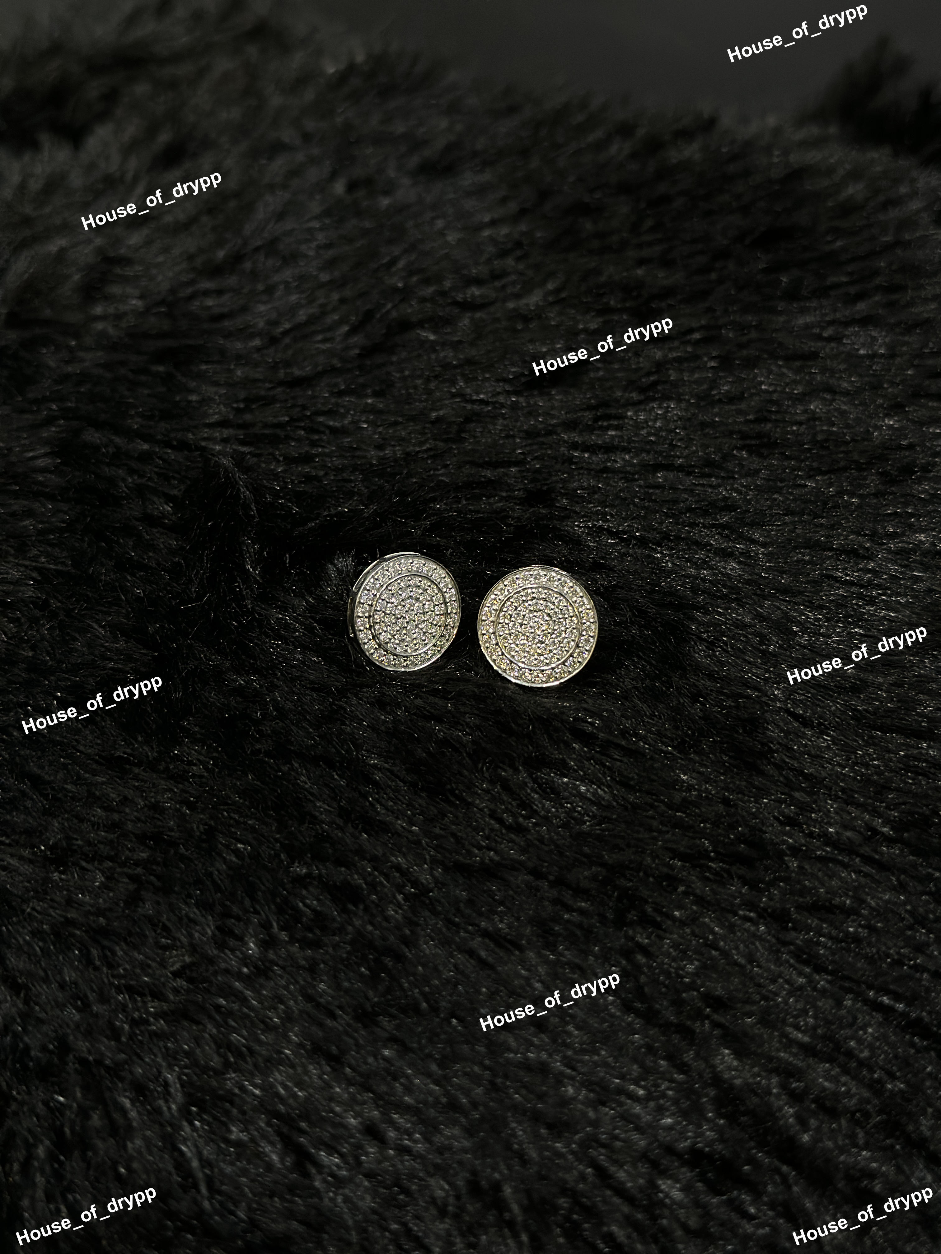 รองเท้าตามภาพ