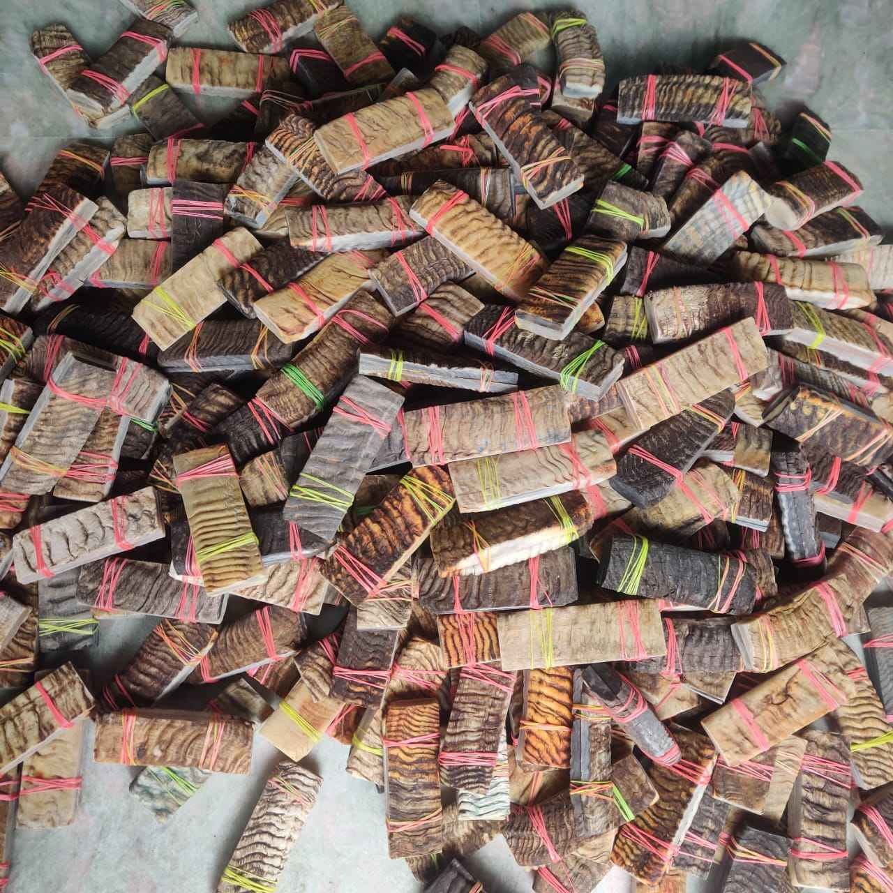 เช่นเดียวกับภาพ