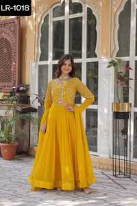 Robes traditionnelles indiennes les plus attrayantes, longues et belles robes de style Anarkali en faux fleurs pour mariage et festival - Product Image 5