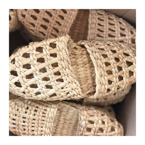 Livraison rapide disponible Pantoufle en jonc de mer pleine grandeur de haute qualité avec cannelle exportée pour les commodités de l'hôtel à partir de 99 GD - Product Image 5