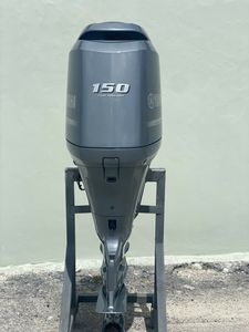 Moteur hors-bord industriel OEM Ya-ma-h-a 25 pouces, 150 ch, 4 temps, 2014, 320 heures, garantie 3 ans - Product Image 2
