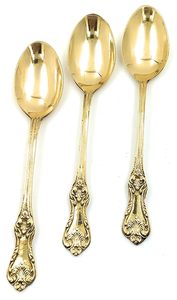 Cuillère en cuivre pur unique avec une œuvre d'art du palais royal du patrimoine indien pour une utilisation dans les hôtels et les restaurants à un prix abordable - Product Image 2