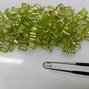 เพอริดอทสีเขียวธรรมชาติ 5x3 มม. ทรงแปดเหลี่ยม คุณภาพดีที่สุด สำหรับทำสร้อยคอ - Product Image 1