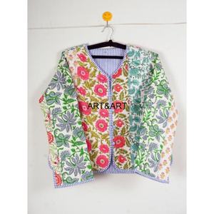 Chaqueta de Algodón Vintage al por Mayor para Mujer, Chaqueta Acolchada de Algodón Hecha a Mano en India, Chaqueta Estampada con Parches para Mujer - Product Image 5