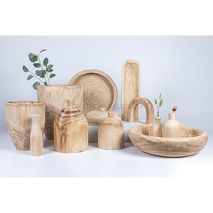 Handmade Acacia Wood <b>Tray</b> in Natural Finish with Classic Square Shape and Smooth Surface Ideal for Home Decor and Display - Product Image 4