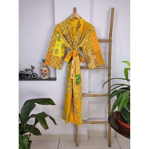 Kimono Kantha réversible pour femme, cousu main, en coton bohème avec imprimé artisanal, idéal pour la détente estivale en jardin ou comme tenue de plage - Product Image 2