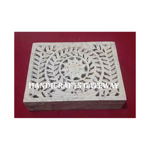 Boîte à bijoux en stéatite faite à la main avec gravure de conception de fleur en forme de rectangle pour le but de cadeau de mariage de grossiste - Product Image 1