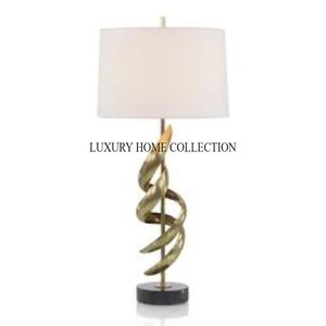 Exquisita lámpara de pie de metal de lujo con un diseño artístico perfecto para interiores y salones de alta gama - Product Image 5