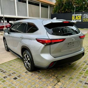 Toyota Highlander de Segunda Mano Asequible en Existencia con Disponibilidad al por Mayor, Buen Estado, Piezas en Funcionamiento - Product Image 3
