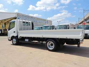 รถเก๋งมือสองปี 2024 ขับเคลื่อนสี่ล้อ เบาะหนัง ภายในสีเข้ม หลังคาซันรูฟแบบพาโนรามา เกียร์อัตโนมัติ สภาพดี ไมล์น้อย เครื่องยนต์ 6.1-8 ลิตร ยูโร 4 - Product Image 5