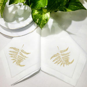Serviettes de table en coton brodées sur mesure en or métallique, motif fougère, avec ourlet festonné, pour la maison, l'hôtel, les fêtes - Product Image 2