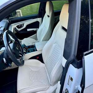 EXTREMELY CLEAN 2025 para URUS, Volante a la Izquierda, Asientos de Cuero, Emisiones EURO IV, Listo para Enviar - Product Image 4