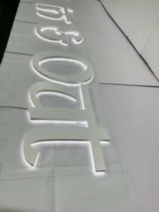 Lettres 3D rétroéclairées populaires et très vendues, laquées <span class=keywords><strong>blanc</strong></span> mat, avec éclairage <span class=keywords><strong>LED</strong></span> halo, logos de marque commerciaux haut de gamme, garantie 3 ans - Product Image 2