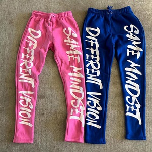 กางเกงสเวตเตอร์ทรงหลวมของผู้ชายคุณภาพสูงโลโก้ที่กำหนดเองสไตล์ฮิปฮอปทรงโอเวอร์ไซส์ปักลายเรียงซ้อนกันดูสบายๆ - Product Image 2