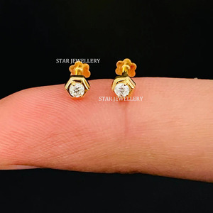 Goujon hexagonal en diamant naturel en or massif 14 carats pour piercing d'oreille. - Product Image 4