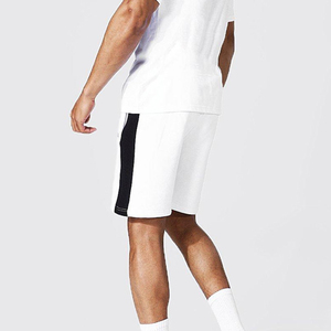 Nouvel arrivage de ensemble de t-shirts décontractés en coton pour hommes avec short de rue respirant conception personnalisée de la tenue d'été deux pièces - Product Image 6