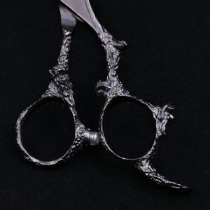 Couleur noire enduit Dragon poignée cheveux élégant ciseaux 5.5 pouces fantaisie vis acier inoxydable professionnel Dragon ciseaux - Product Image 4