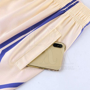 Tenue de basket-ball personnalisée, ensemble d'uniformes respirants fabriqués en usine avec logo personnalisé - Product Image 5