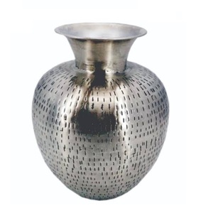 Florero de metal de nuevo estilo para Br Cafe o cafetería Decoración Florero de metal - Product Image 1