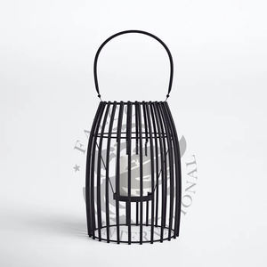 Diseño de jaula de alambre de metal portavelas linterna Pilar portavelas para decoración del hogar - Product Image 1
