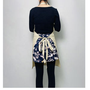 Delantal de Tela al por Mayor con Servicio OEM para Mujer, Delantal Ligero y Funcional con Estilo Moderno para Cocina y Cafetería - Product Image 6