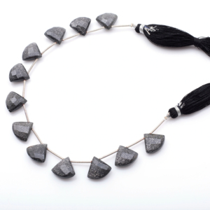 Perles de pierre de soleil naturelle de haute qualité pierres précieuses rondes et triangulaires à facettes orange doré - Product Image 5