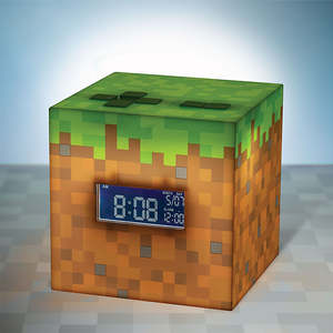 นาฬิกาปลุก Minecraft พร้อมเสียงเพลงพระอาทิตย์ขึ้น เสียงและแสงจากบล็อกหญ้า ระบบอิเล็กทรอนิกส์พร้อมไฟพื้นหลัง USB FM ปลุกตื่นสำหรับห้องนอน - Product Image 4