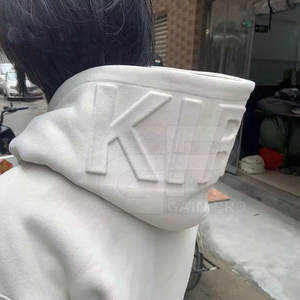 Sudadera con capucha en relieve para ropa de calle de invierno y trajes urbanos cómodos Sudadera con capucha informal en relieve con logotipo 3D - Product Image 3