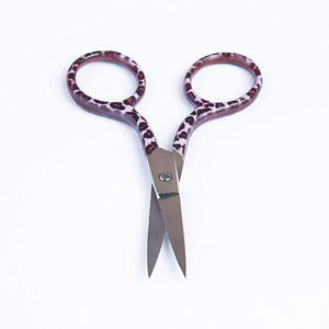 Ciseaux à ongles ergonomiques incurvés en acier inoxydable de qualité supérieure avec embouts de sécurité pour le soin des cuticules, utilisation à domicile et en salon, réutilisables - Product Image 5