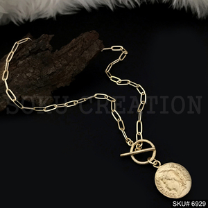 Colgante grande de declaración elegante chapado en oro de moneda Vintage con collar de cadena Producto Premium hecho a mano SKU6929 - Product Image 2
