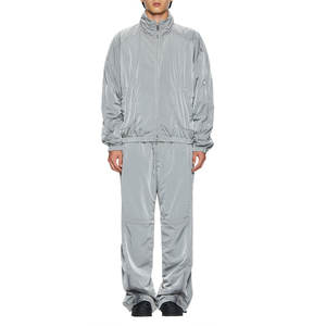 Chándal de nailon de color sólido para hombre, novedad, moda informal, ropa de dos piezas, transpirable y para invierno, venta al por mayor - Product Image 6