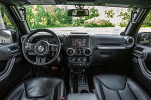 รถจี๊ปแรงเลอร์ อันลิมิเต็ด ซาฮาร่า 4x4 ปี 2014 มือสอง พวงมาลัยซ้าย/ขวา - Product Image 2