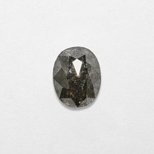 Diamante Natural de 0.68ct, Corte Ovalado, 5.99x4.75x2.55mm, Color Sal y Pimienta, Corte Excelente y Bueno para Joyería - Product Image 1