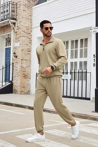 Chándal Atlético moderno para hombres y mujeres con tela elástica perfecto para deportes de fitness y aventura al aire libre - Product Image 5