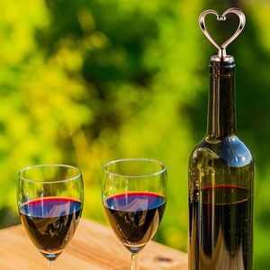 Tapón de botella de vino en forma de corazón Corchos reutilizables a prueba de fugas para botella estándar Cubierta de vino elegante - Product Image 1