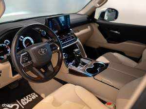 รถยนต์โตโยต้าแลนด์ครุยเซอร์ GXR 4 ปี 2022 มือสองสำหรับขาย - Product Image 5