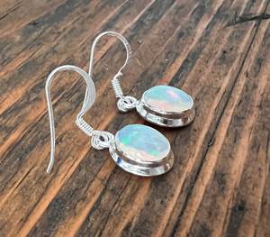 Vente chaude élégante opale éthiopienne pierres précieuses boucles d'oreilles pour les femmes bijoux exquis pour les fêtes de mariage et les cadeaux - Product Image 4