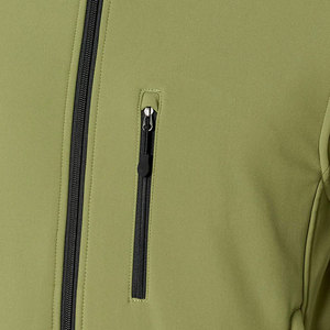 Veste d'hiver Softshell de haute qualité la plus vendue Matériau durable avec col montant et styles de joueur avec logo avant - Product Image 6