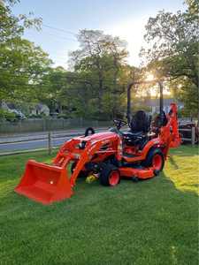Tractor Subcompacto Kubota BX23S de 23 HP 4x4 en Oferta con Cargador y Retroexcavadora |   Mini Tractor 4X4 Más Vendido para Exportación - Product Image 4